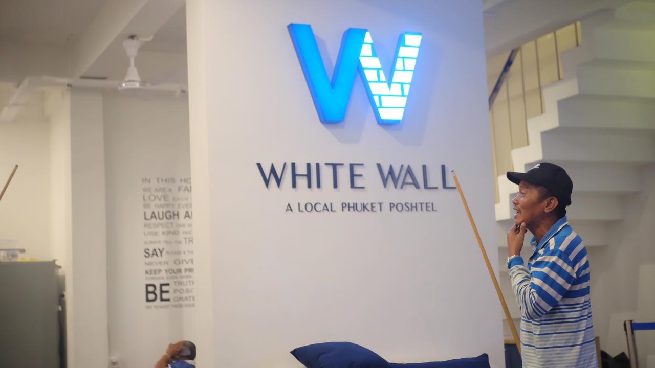 White Wall Poshtel Phuket Bagian luar foto